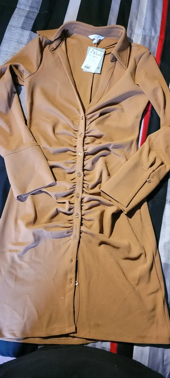 Vestido marrón con botones