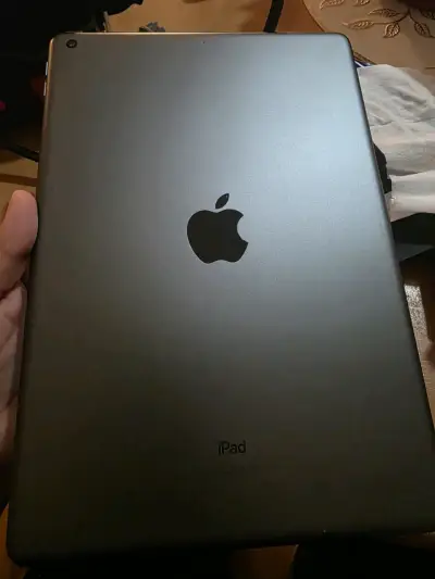 iPad 9na generación color gris en buen estado - miniatura 1