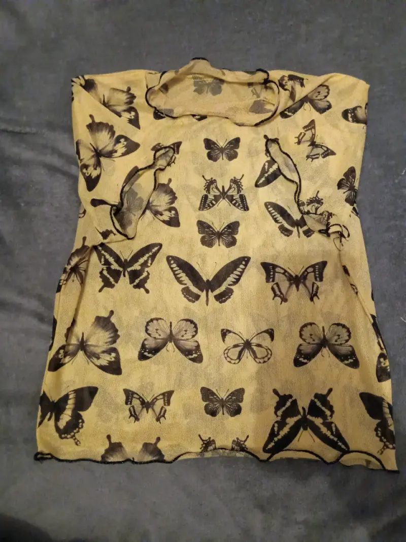 Polera amarilla con mariposas - 3