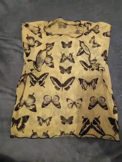 Polera amarilla con mariposas - miniatura 3