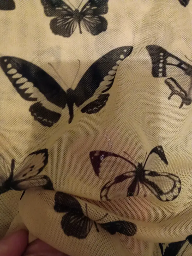 Polera amarilla con mariposas - 4