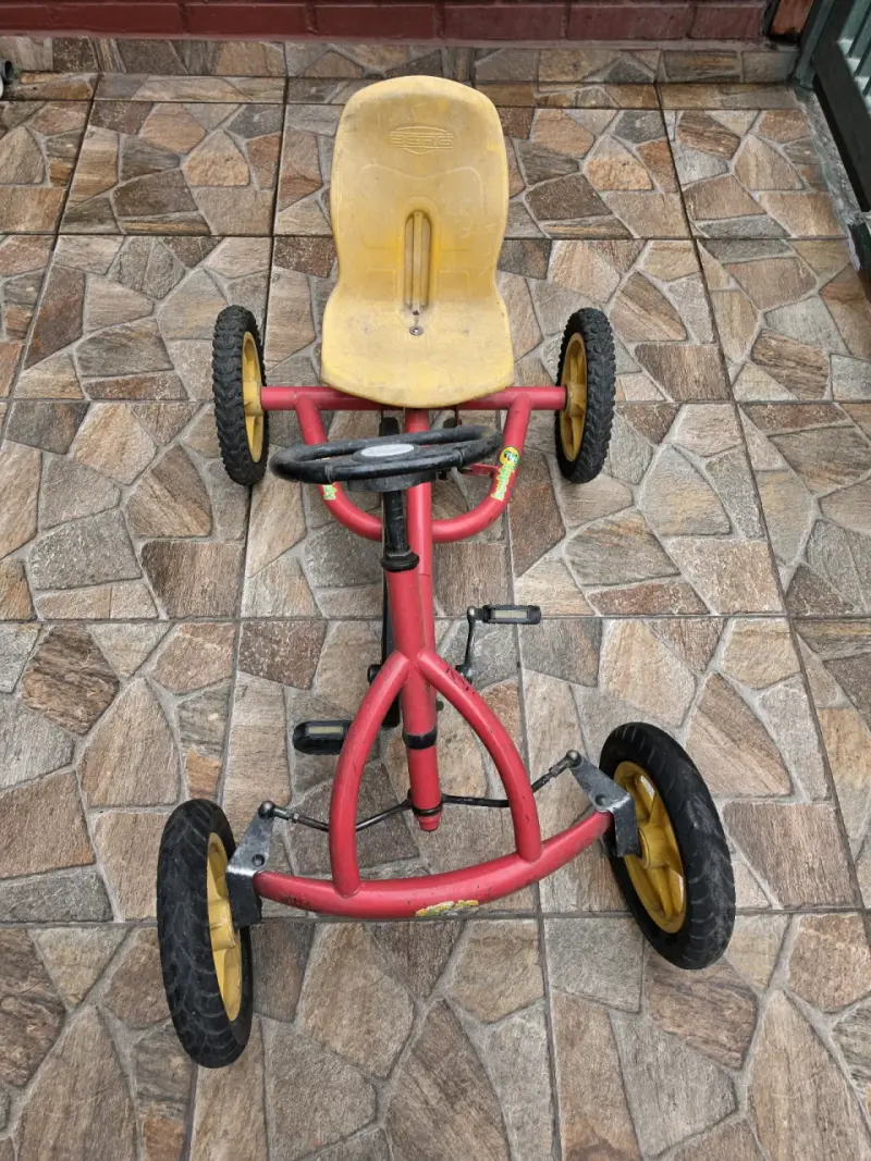 Kart a pedales infantil rojo - 1