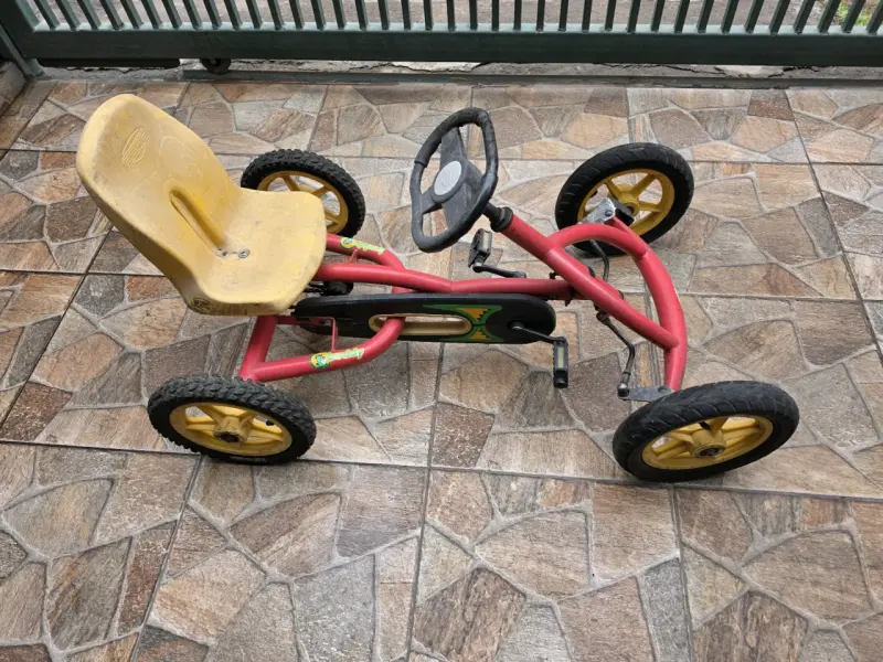 Kart a pedales infantil rojo - 2