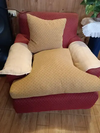 Sillón rojo con cojines - miniatura 1