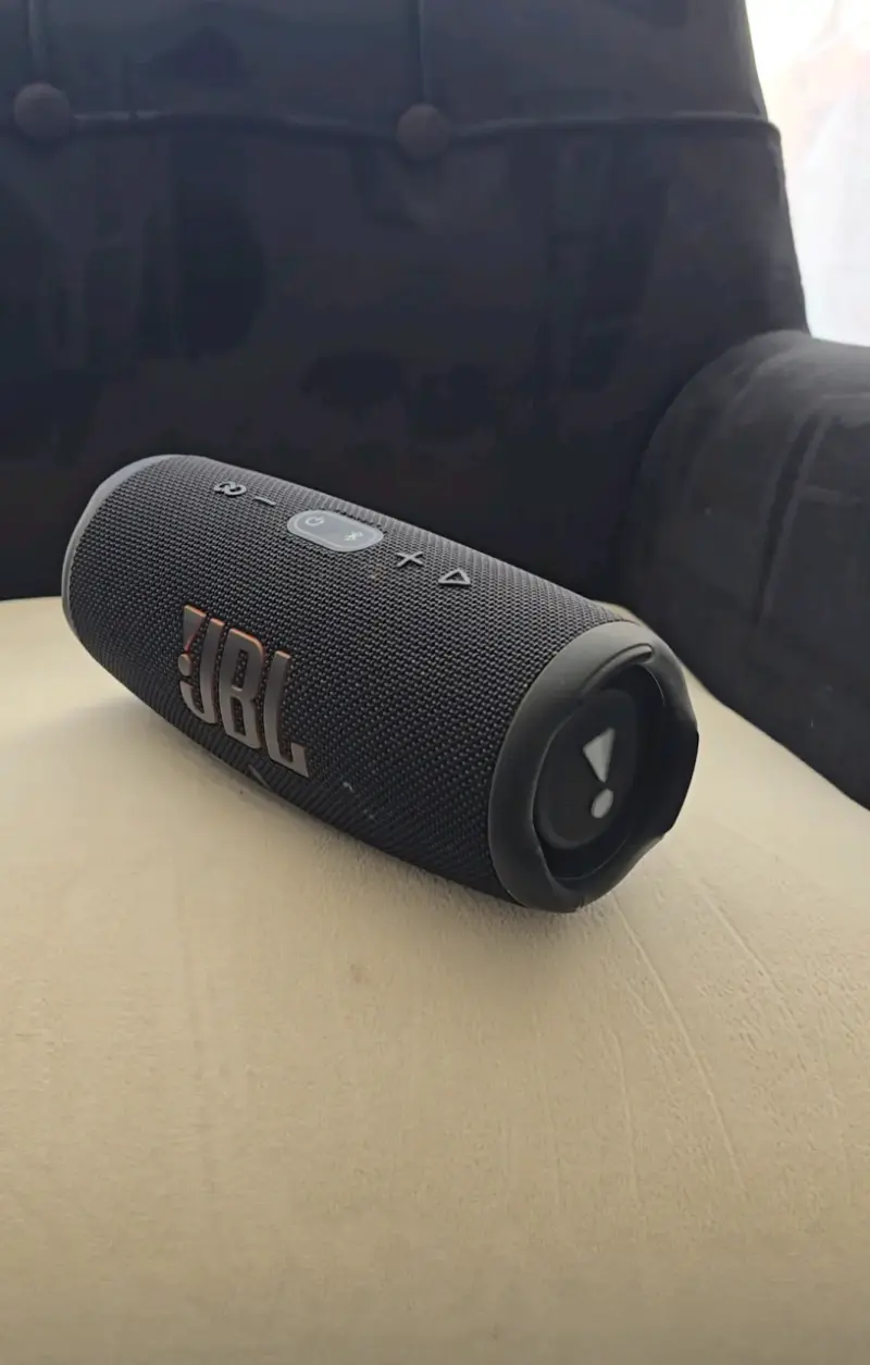 Parlante JBL Charge 5 - 1