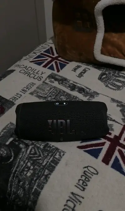 Parlante JBL Charge 5 - miniatura 2