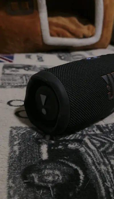 Parlante JBL Charge 5 - miniatura 3
