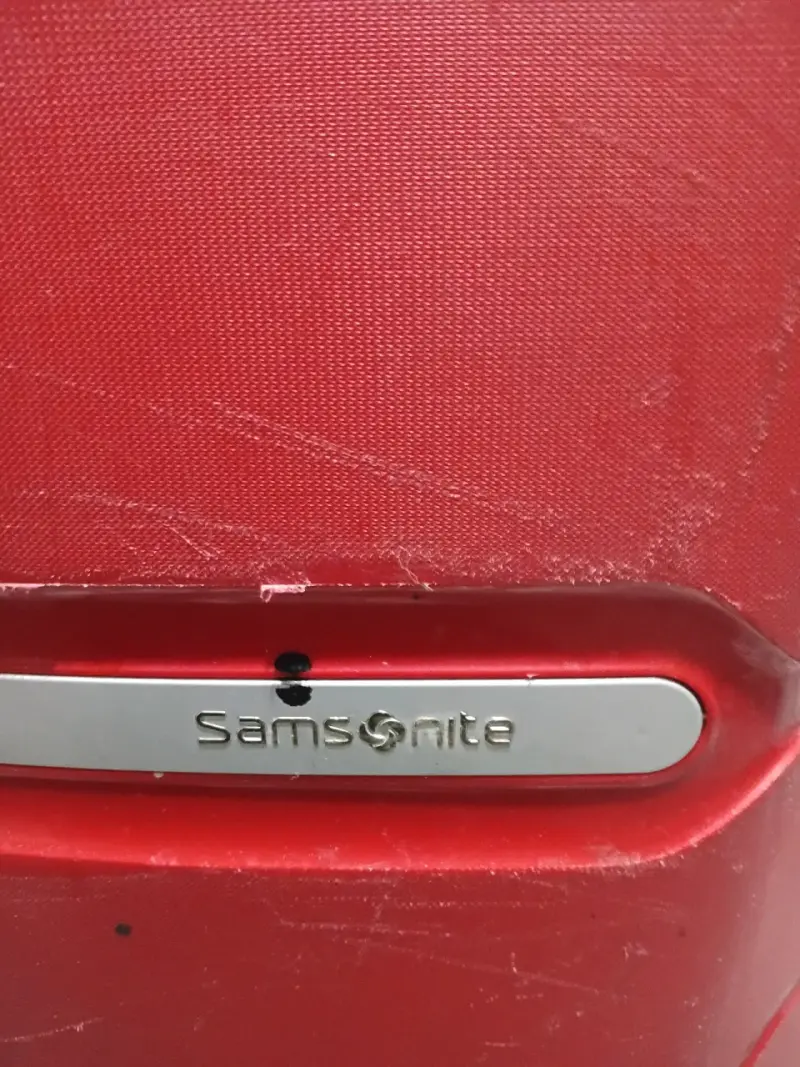 Maleta roja con cerradura TSA - 4