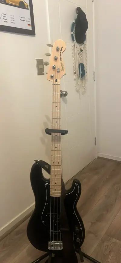 Bajo Squier Precision Bass - miniatura 4