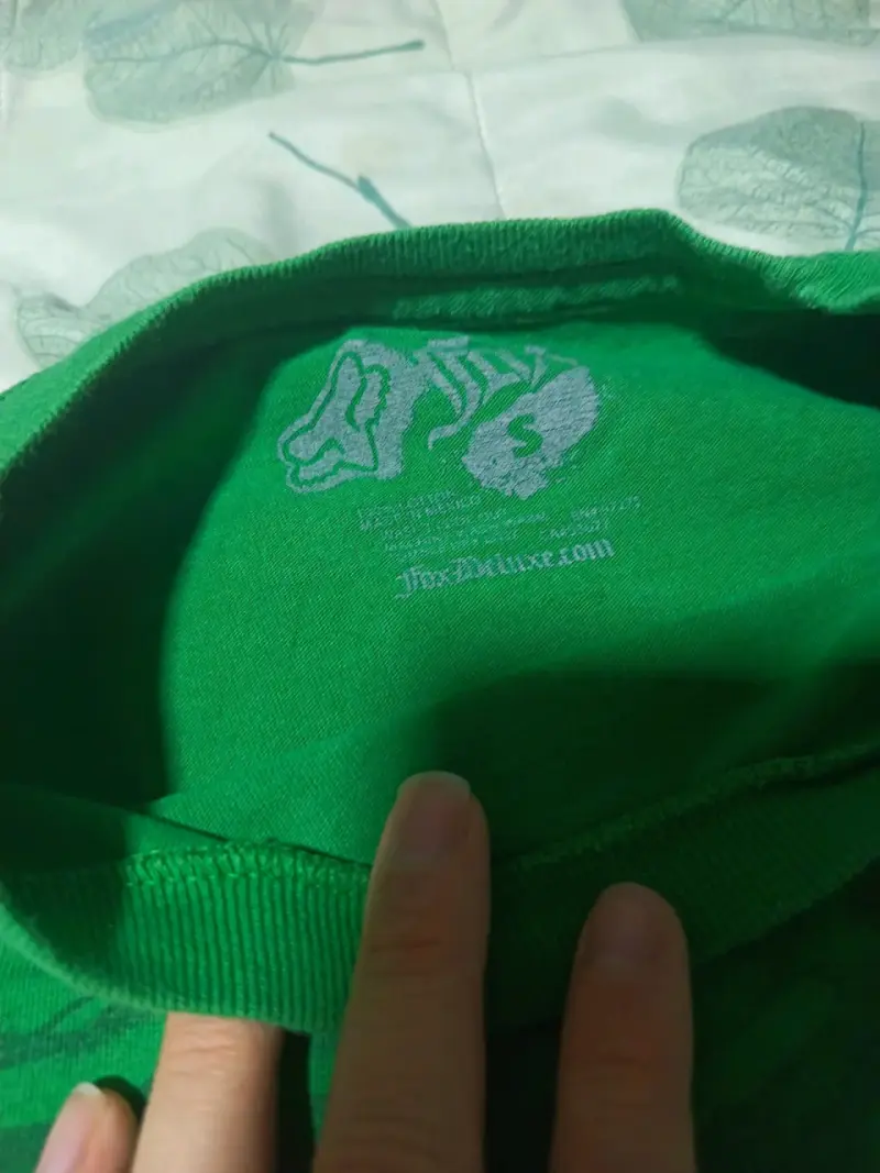 Polera verde estampada - 3