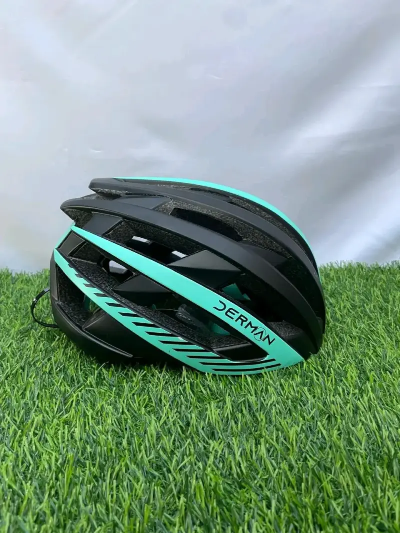 Casco de ciclismo negro con verde - 2