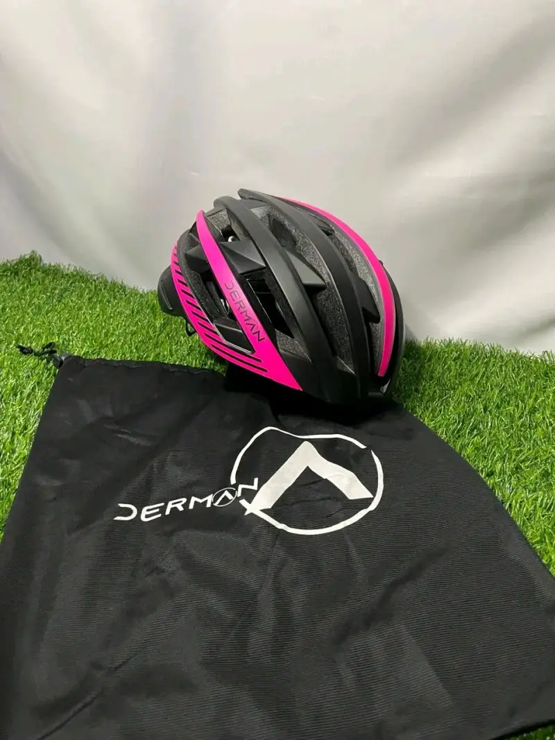 Casco de ciclismo negro con verde - 3