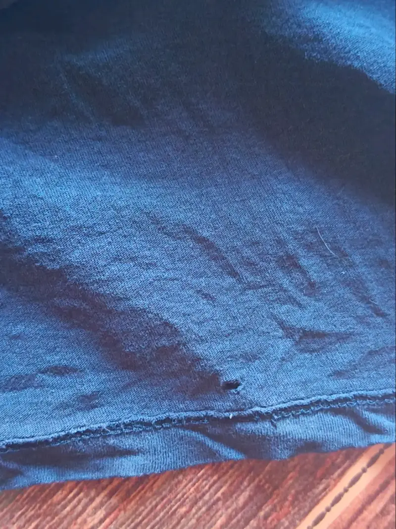 Polera negra FOX con diseño - 2