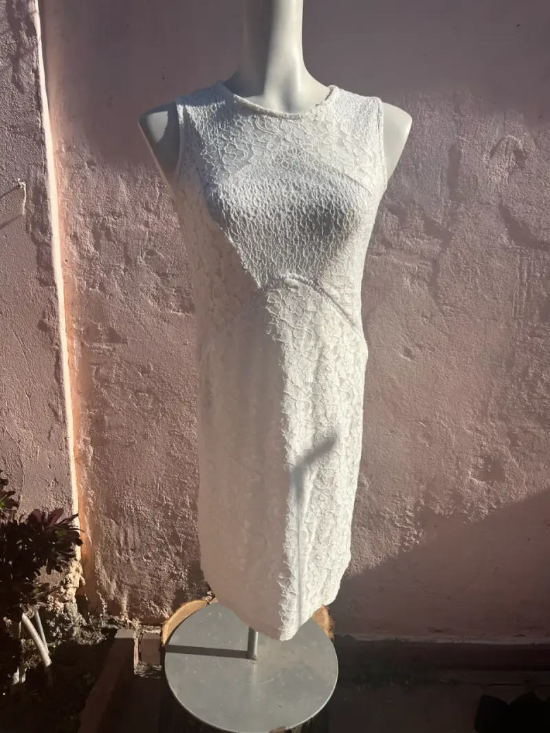 Vestido blanco de encaje - 1