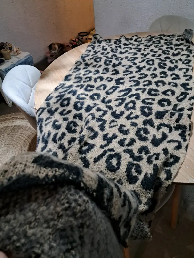 Bufanda de lana con estampado animal print - 3