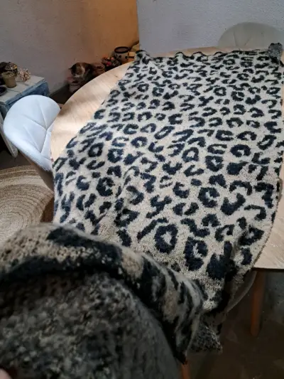 Bufanda de lana con estampado animal print - miniatura 3