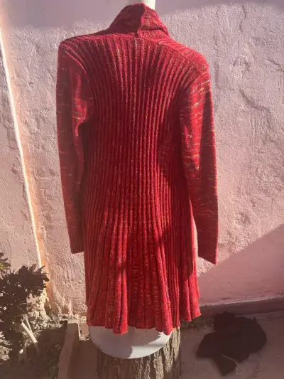 Cardigan largo rojo tejido - miniatura 3