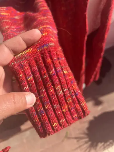 Cardigan largo rojo tejido - miniatura 4