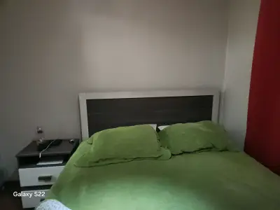 Cama matrimonial con respaldo - miniatura 1