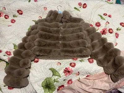 Chaqueta de piel sintética beige - miniatura 1