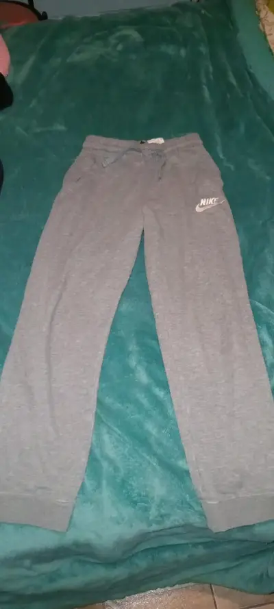 Pantalones deportivos grises Nike - miniatura 1