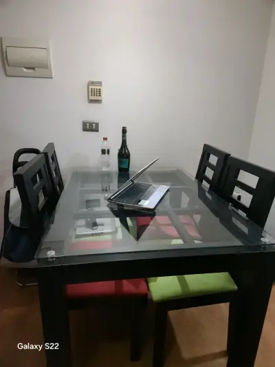 Mesa comedor vidrio y sillas - miniatura 2