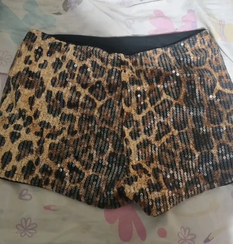 Shorts de lentejuelas animal print