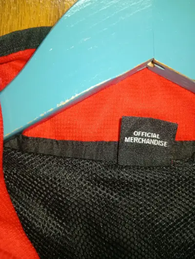 Chaqueta negra Manchester United, producto oficial - miniatura 4