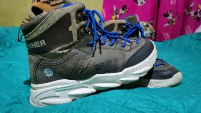 Botas de senderismo grises con azul - miniatura 2