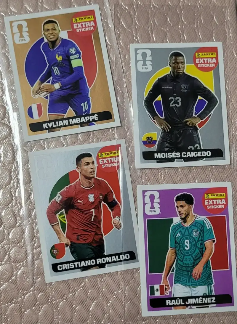 Pack de láminas Panini FIFA - 3