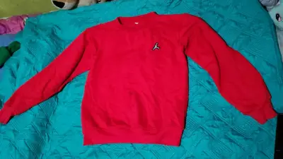 Polerón rojo con logo bordado - miniatura 1