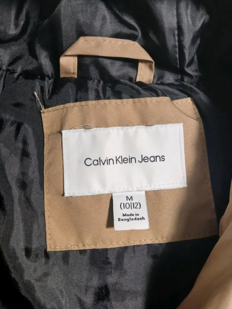 Parka hibrida Calvin Klein beige y negra - 2