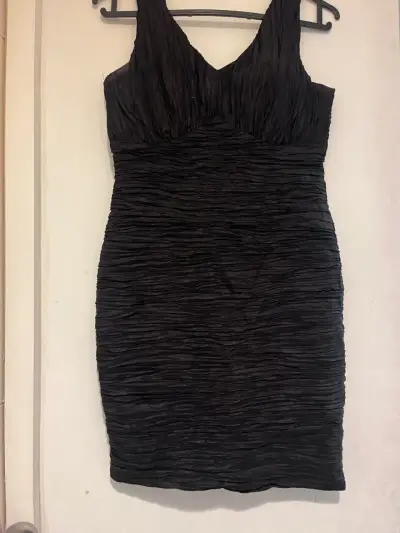 Vestido negro plisado - miniatura 2