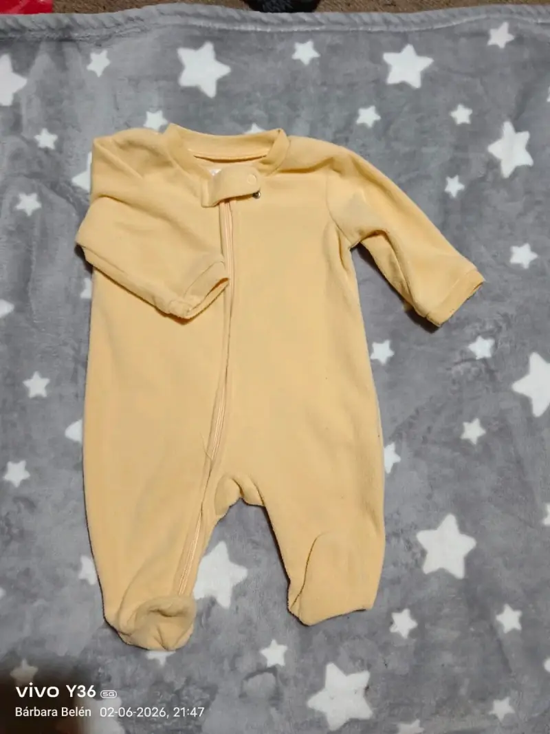 Enterito de bebé amarillo - 1