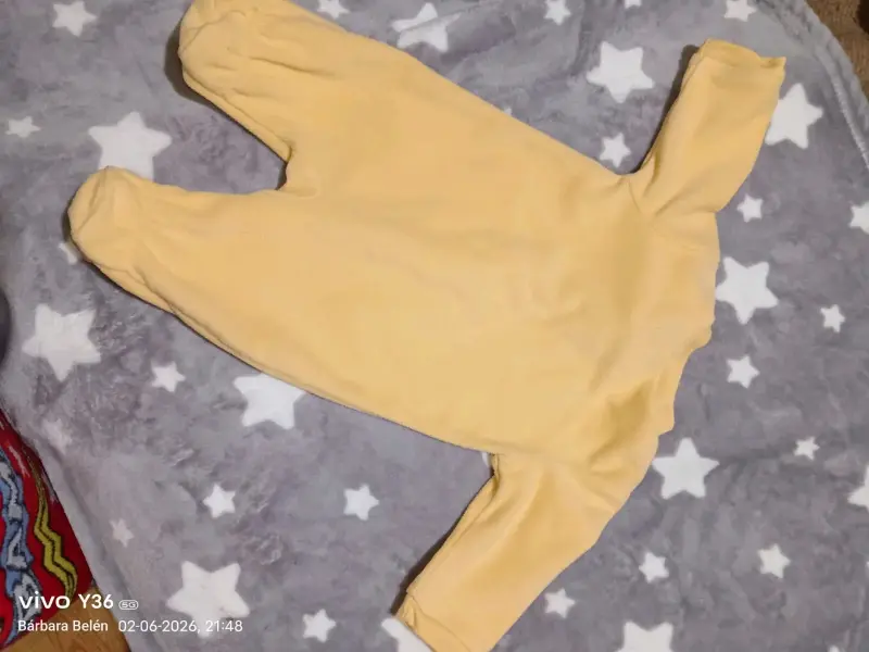 Enterito de bebé amarillo - 2