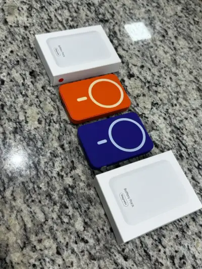 Baterías portátiles MagSafe naranjas y azules - miniatura 2