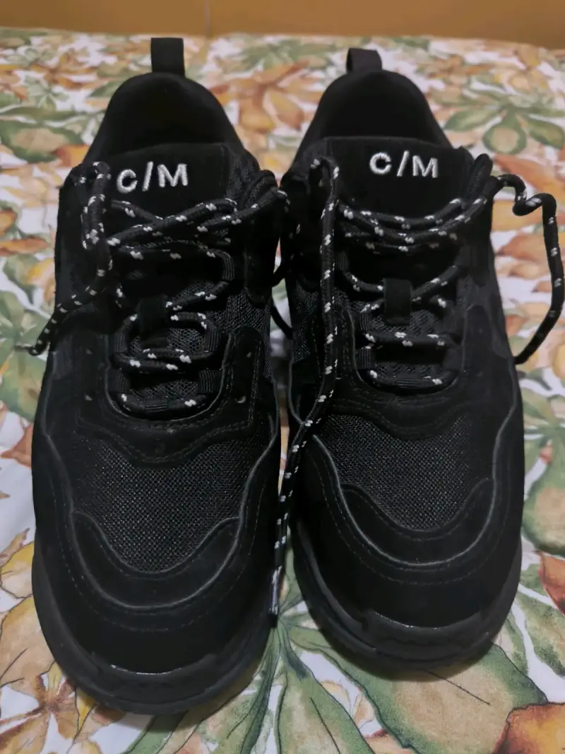 Zapatillas negras C/M deportivas - 1