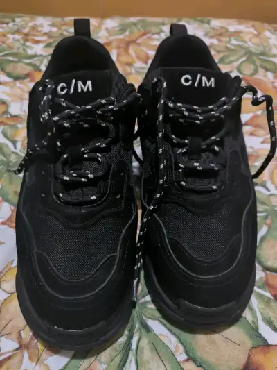 Zapatillas negras C/M deportivas - miniatura 1