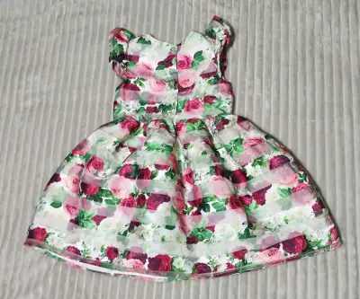 Vestido floral para niña - miniatura 1