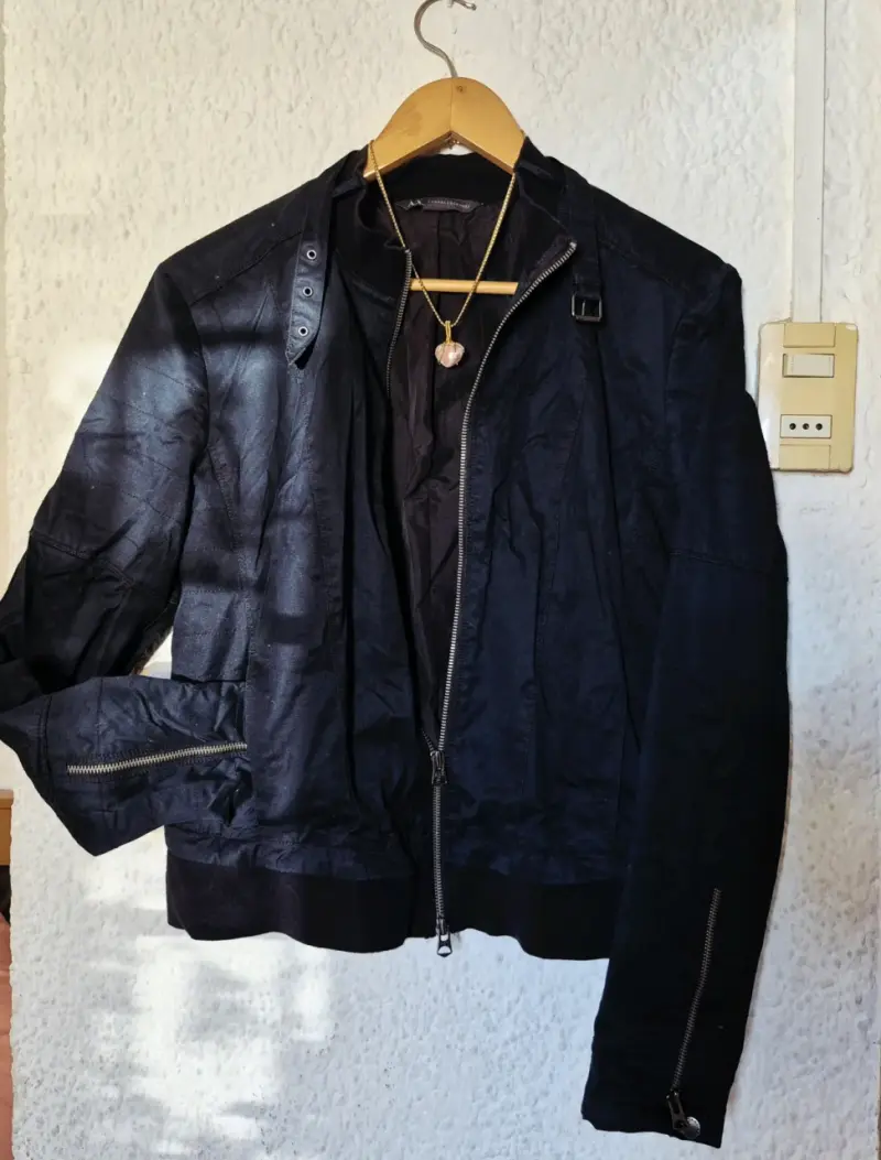 Chaqueta Armani azul marino con cierre