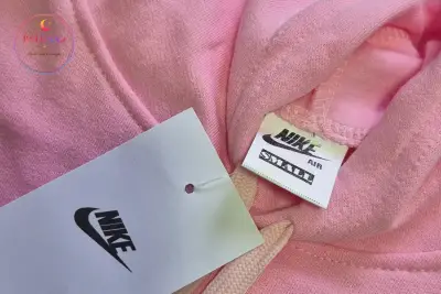 Polerón rosado con capucha Nike - miniatura 2