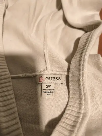 Polerón Guess con capucha crema - miniatura 3