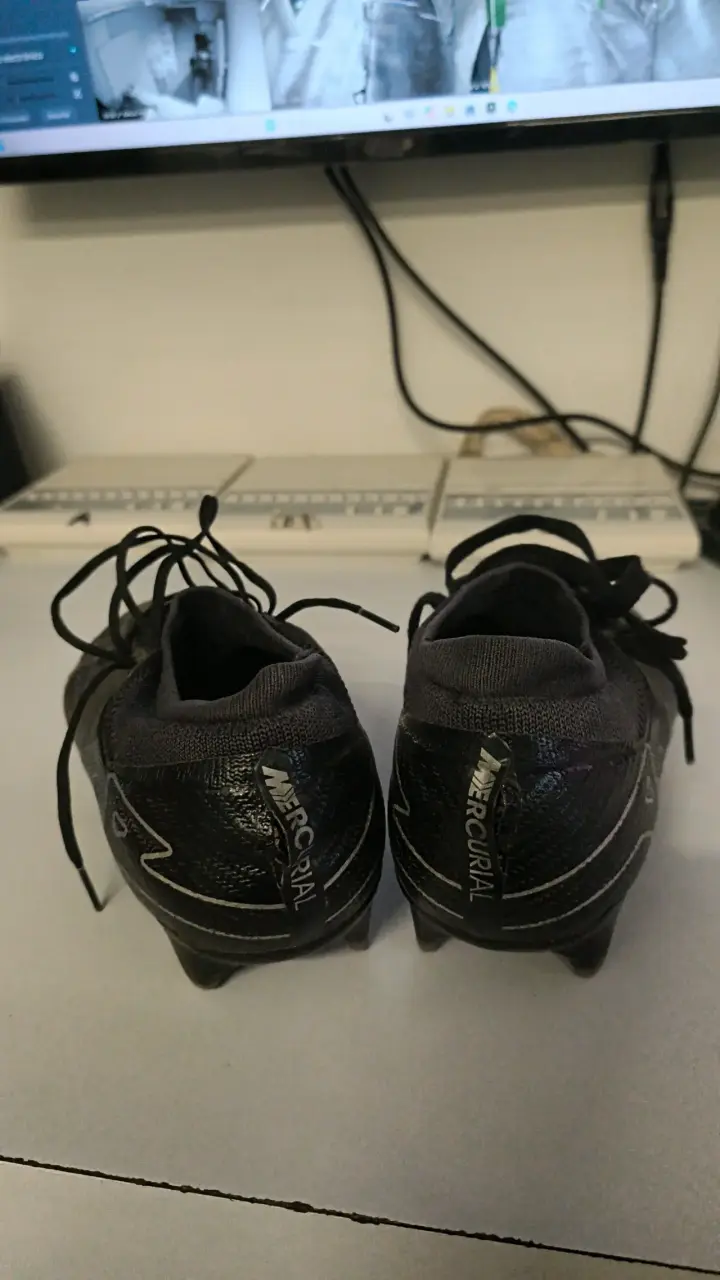 Zapatos de fútbol negros - 3