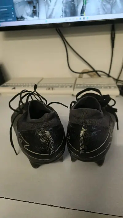 Zapatos de fútbol negros - miniatura 3