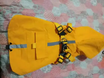 Chaqueta impermeable amarilla para perros - miniatura 1