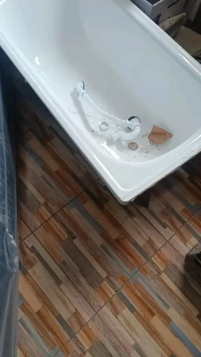Bañera blanca con accesorios - miniatura 2