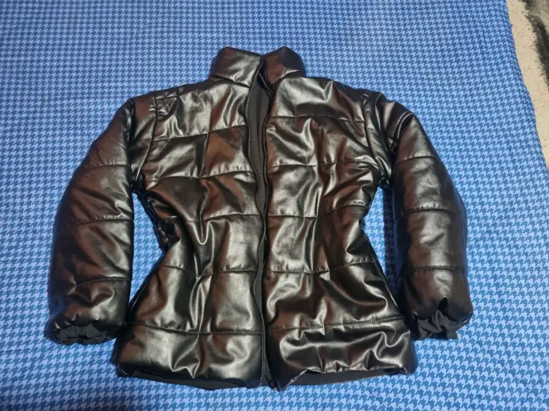 Chaqueta acolchada negra