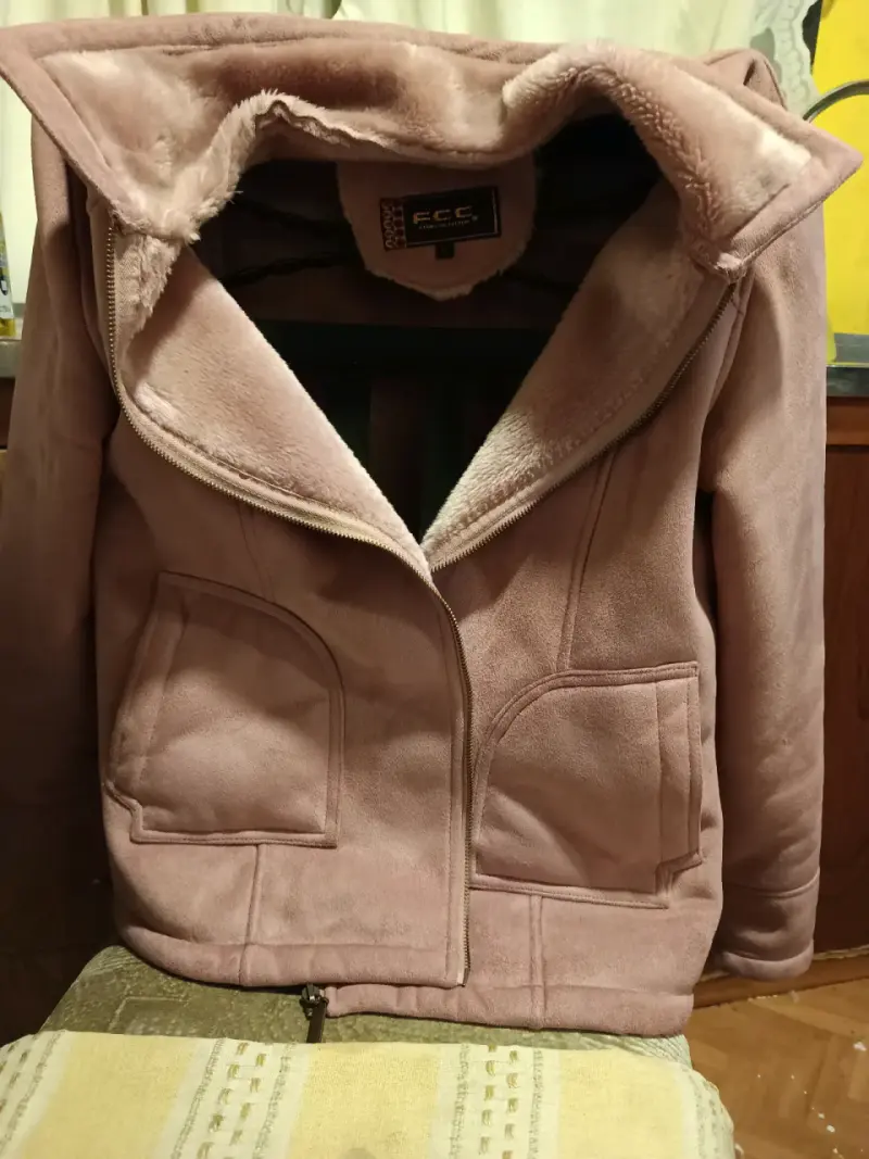 Chaqueta de gamuza rosada