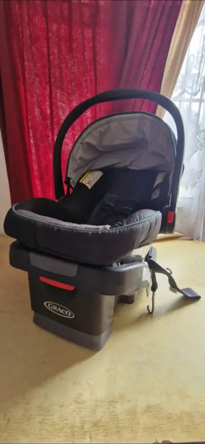 Silla de auto para bebé - miniatura 1