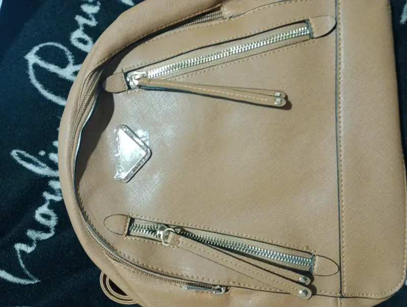 Mochila marrón con cierres - 3